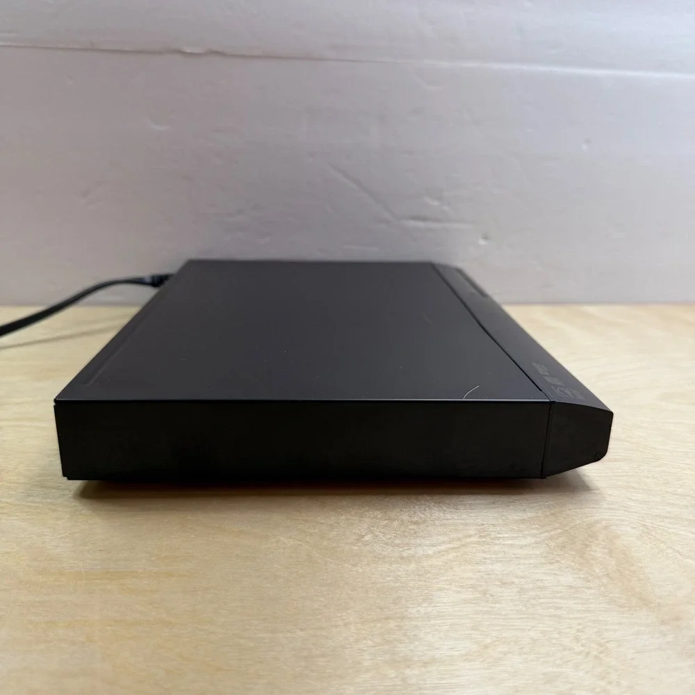 Sony DVP-SR210P DVD Player Black Progressive Scan with Remote and AV Cables